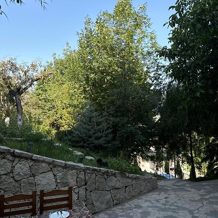 Verin Tun Dilidzjan Buitenkant foto