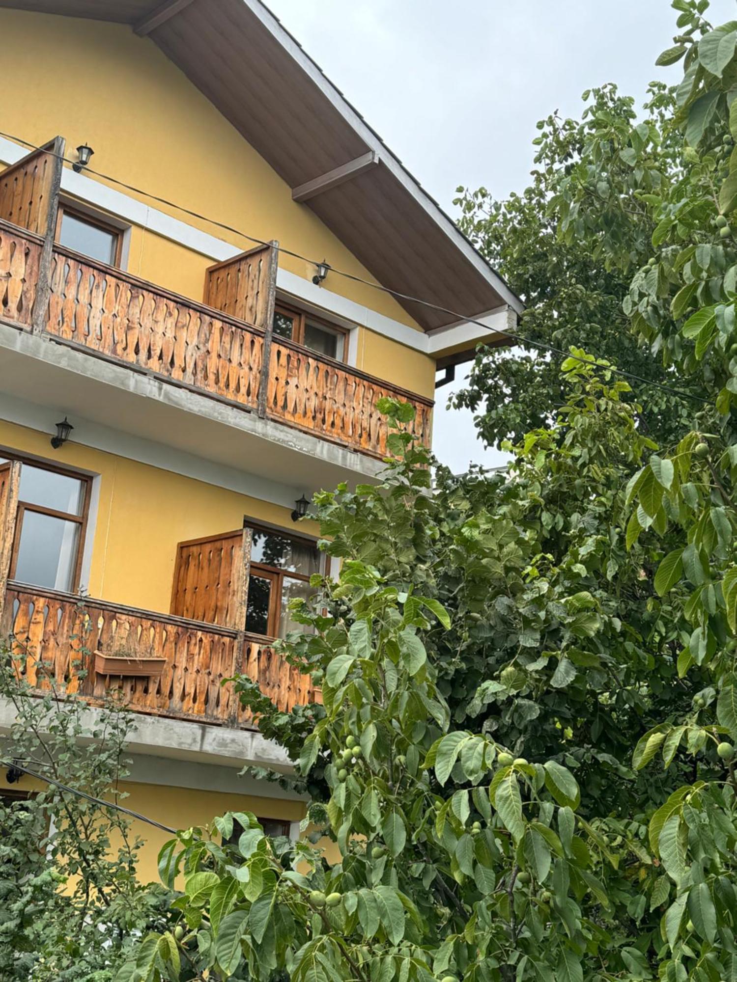 Verin Tun Dilidzjan Buitenkant foto